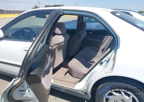 1994 Honda Accord Lx из США, поврежденный, VIN JHMCD5635RC028189